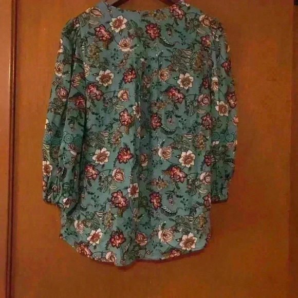 DR2 Paisley Floral button Down Size Small‎ - Picture 4 of 9